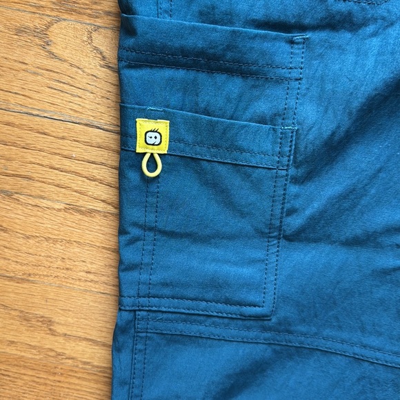 Wonderwink four stretch teal color cargo scrub pants #5214T - Picture 2 of 5